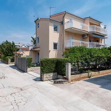 Nice Small Apartment With A Sea View Kastela Dış mekan fotoğraf