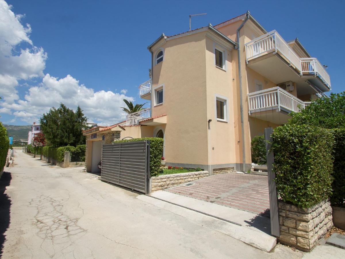 Nice Small Apartment With A Sea View Kastela Dış mekan fotoğraf