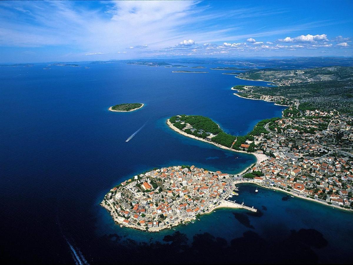 Nice Small Apartment With A Sea View Kastela Dış mekan fotoğraf